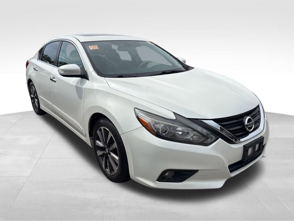 Used 2016 Nissan Altima 2.5 SL w/ 2.5 Technology w/LED Package FWD image 9