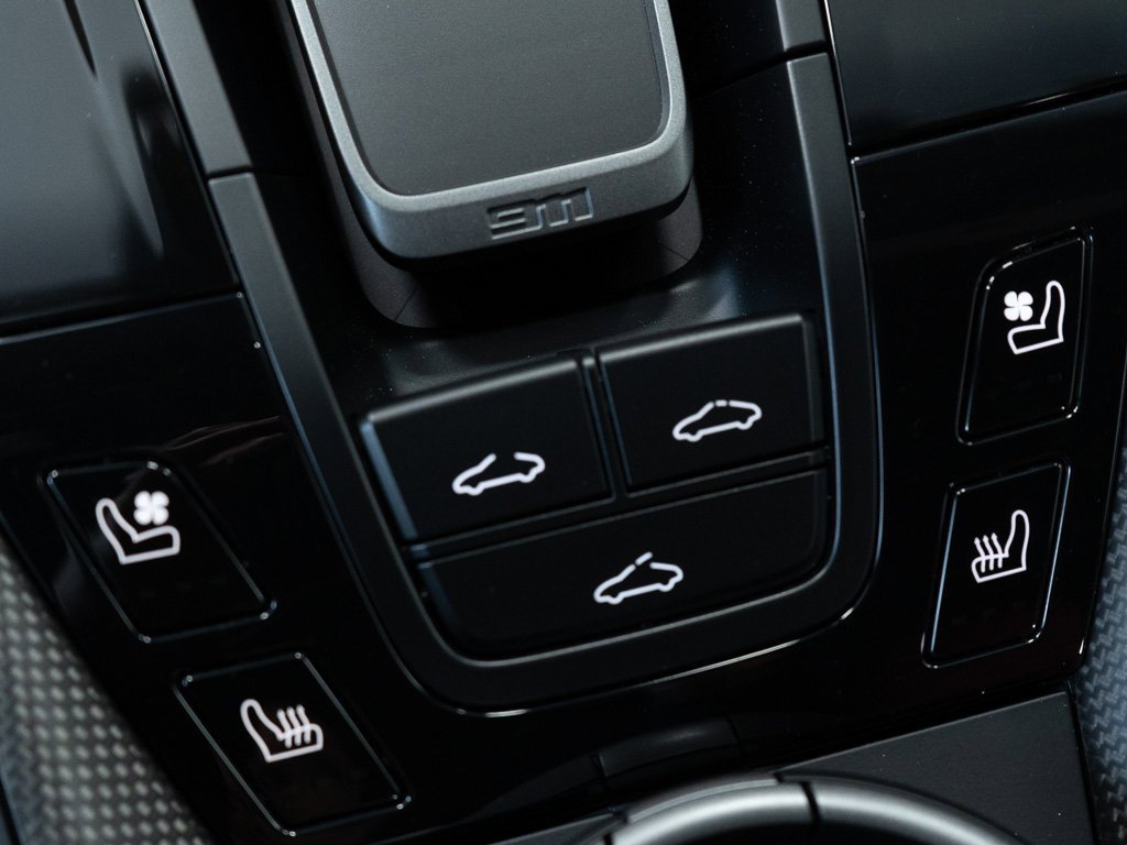 Used 2025 Porsche 911 Carrera 4 GTS image 28