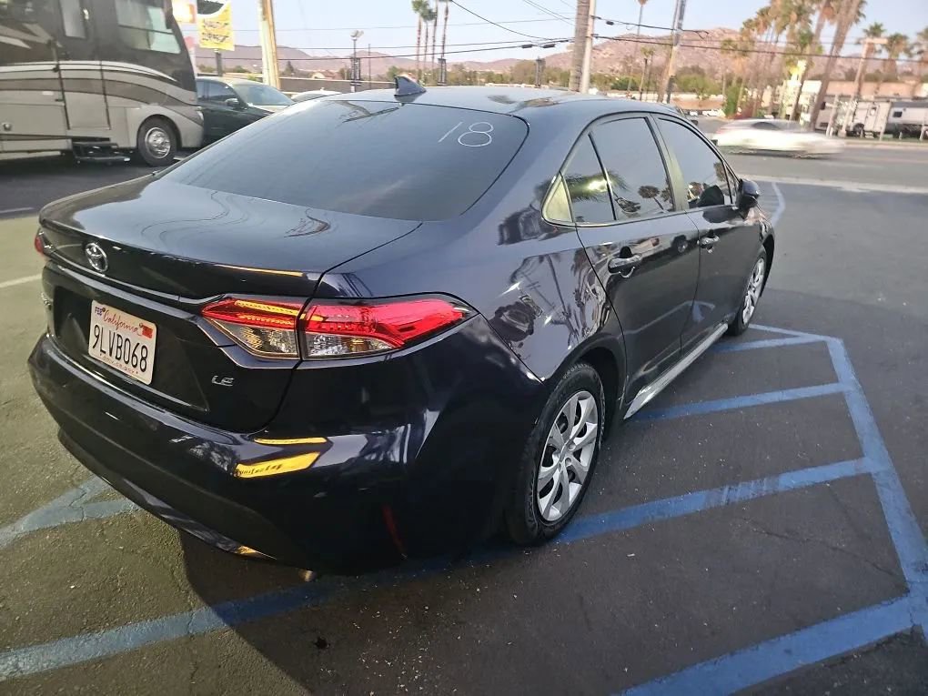 Used 2021 Toyota Corolla LE image 6
