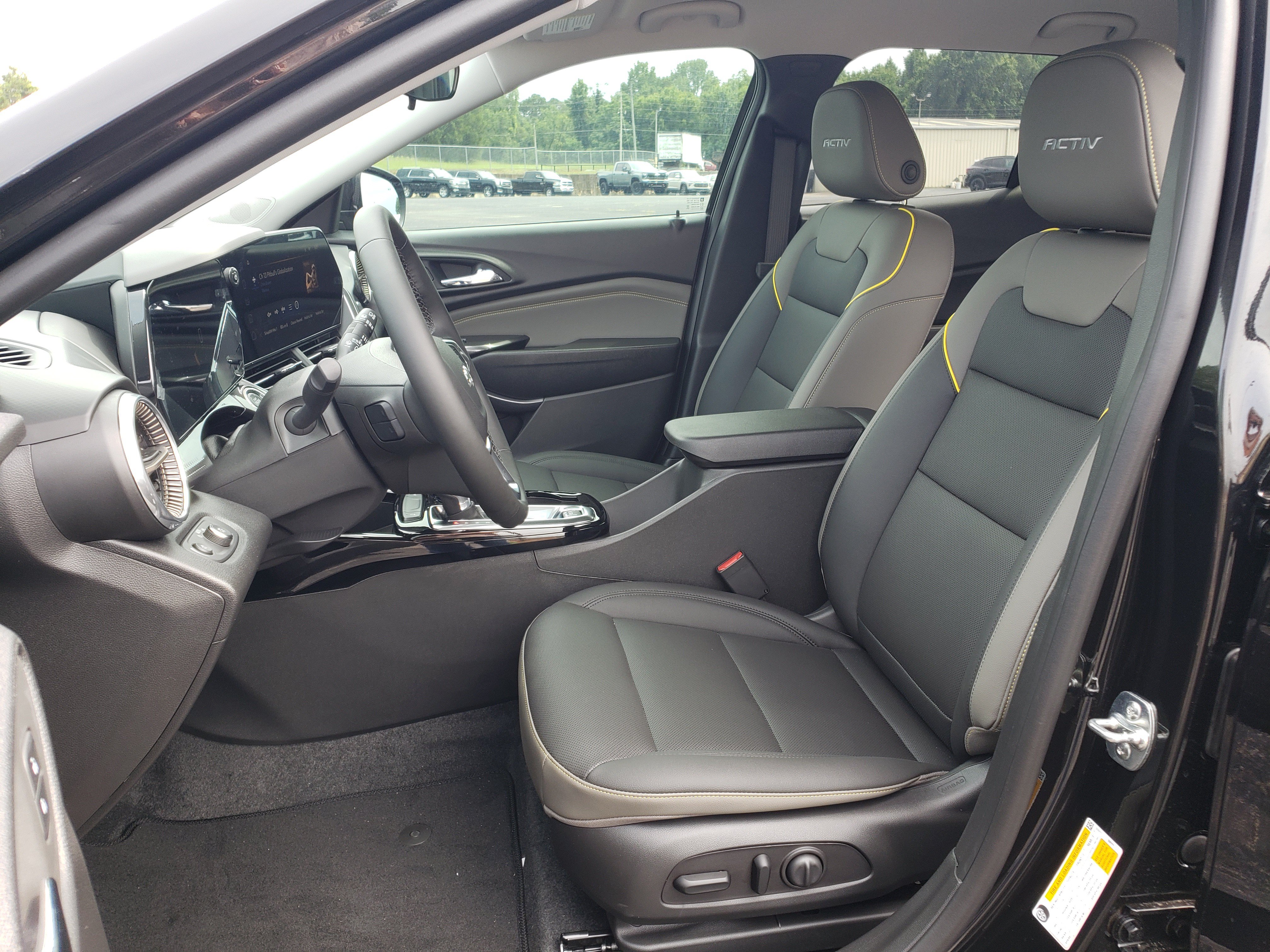 New 2026 Chevrolet Trax ACTIV w/ Driver Confidence Package FWD image 31