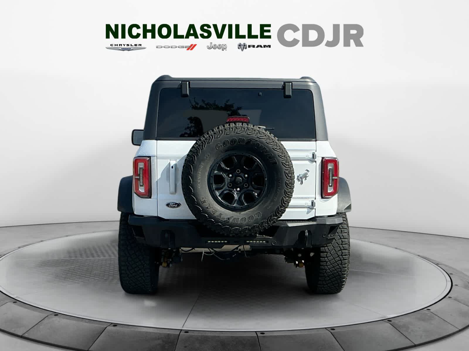 Used 2023 Ford Bronco Outer Banks w/ Sasquatch Package AWD/4WD image 4