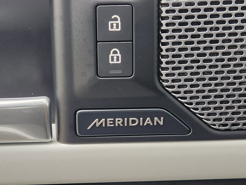 Used 2023 Land Rover Defender 110 S image 25