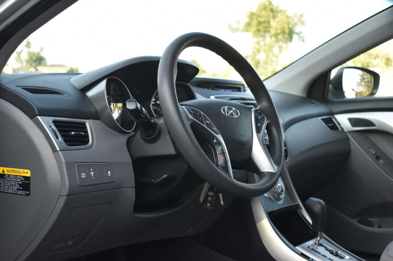 Used 2012 Hyundai Elantra GLS w/ Preferred Pkg 3 image 18