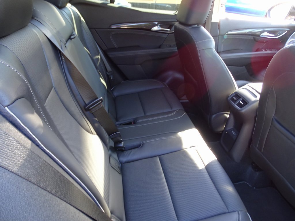 Used 2021 Buick Envision Essence w/ Technology Package I image 12