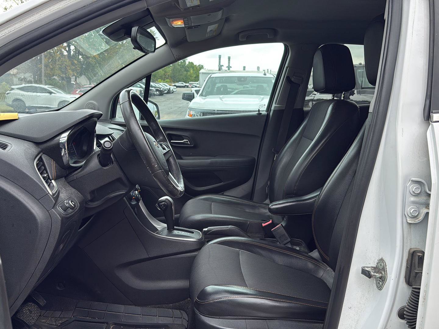 Used 2017 Chevrolet Trax LT w/ Driver Confidence Package FWD image 9