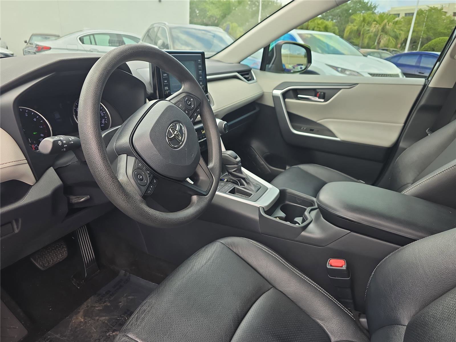 Used 2021 Toyota RAV4 XLE FWD image 14
