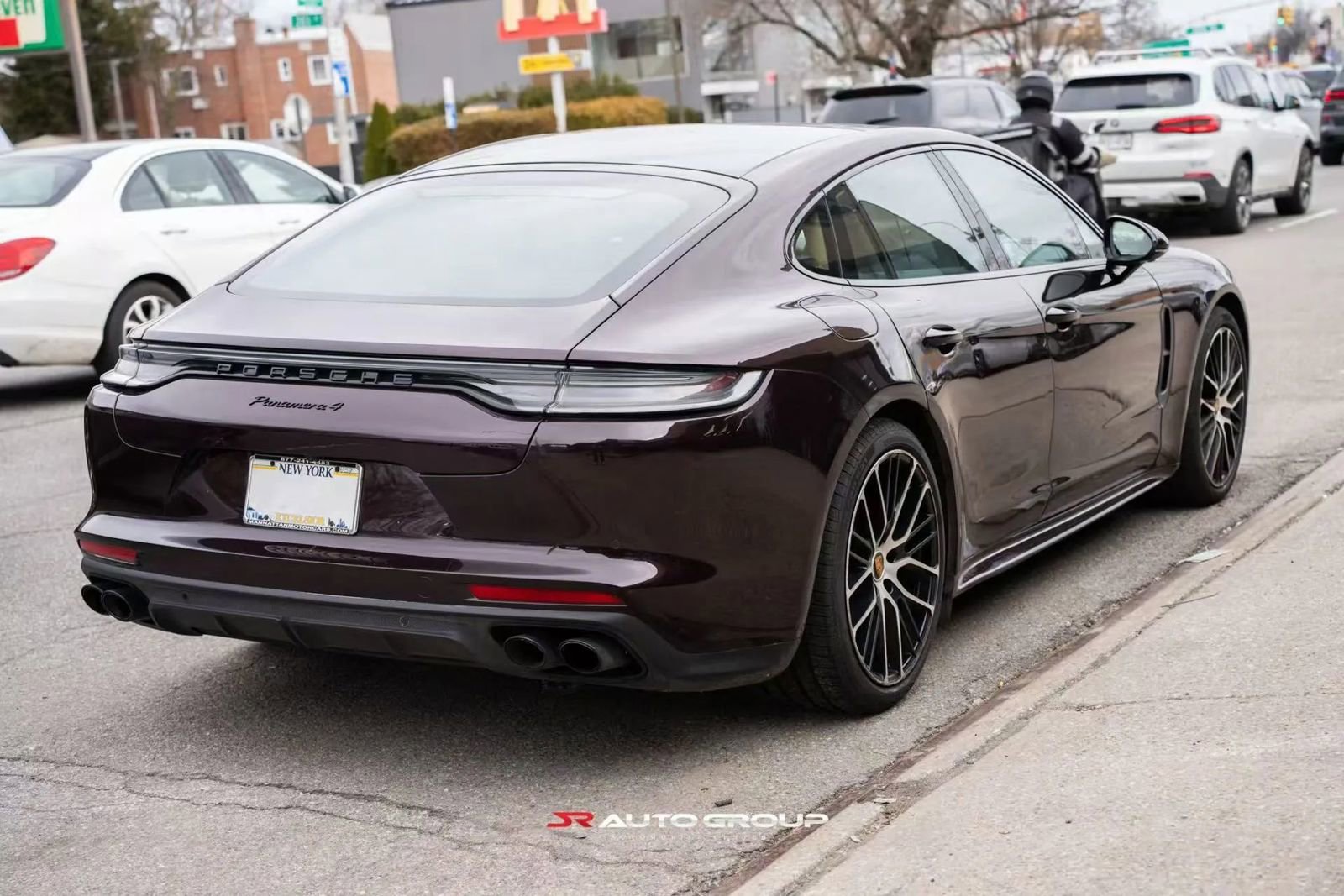 Used 2023 Porsche Panamera 4 Platinum Edition image 6