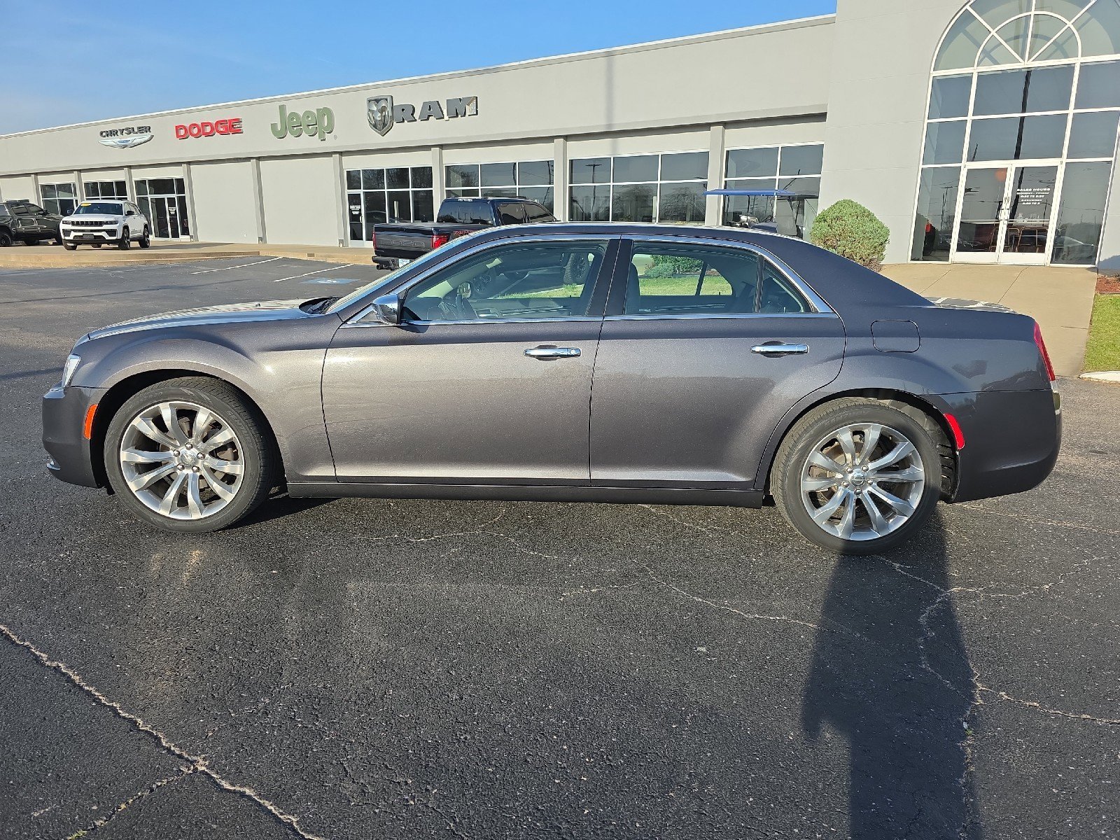 Used 2019 Chrysler 300 Limited image 9