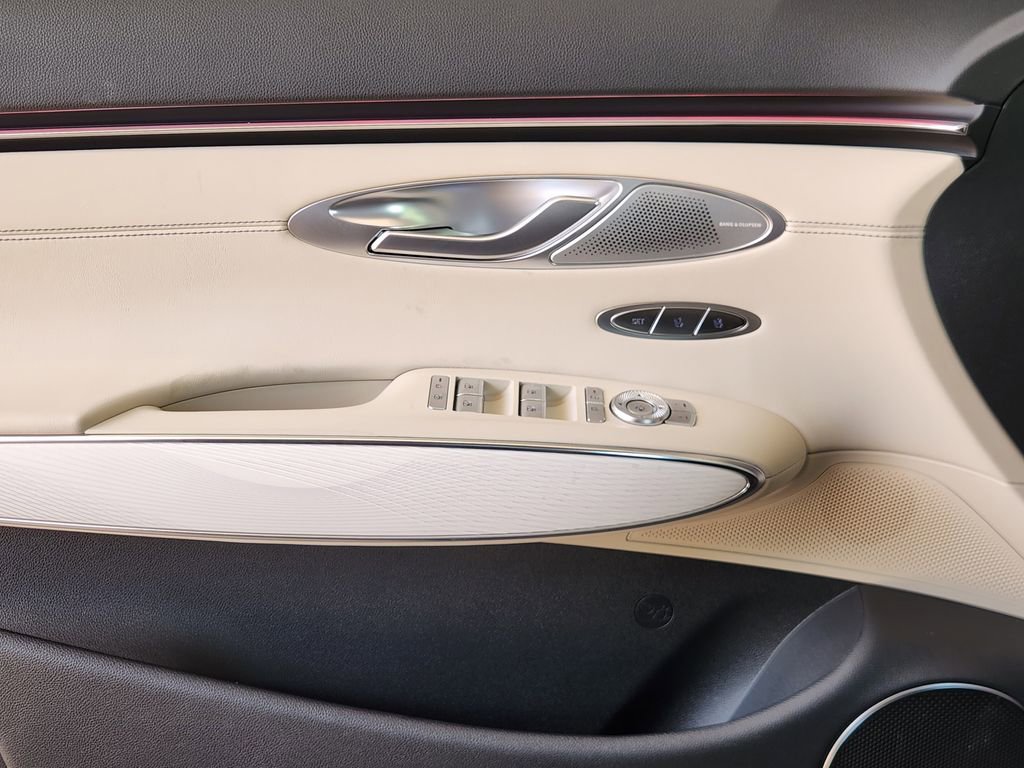 New 2026 Genesis GV70 2.5T Advanced AWD/4WD image 18