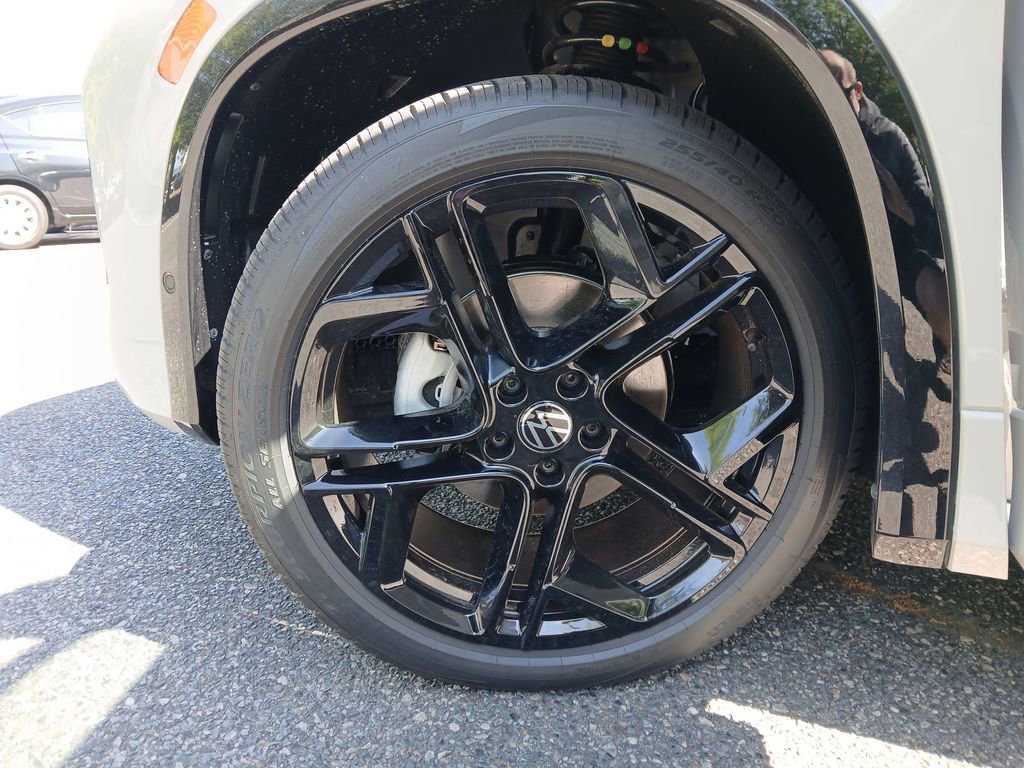 New 2026 Volkswagen Tiguan SE R-Line image 26