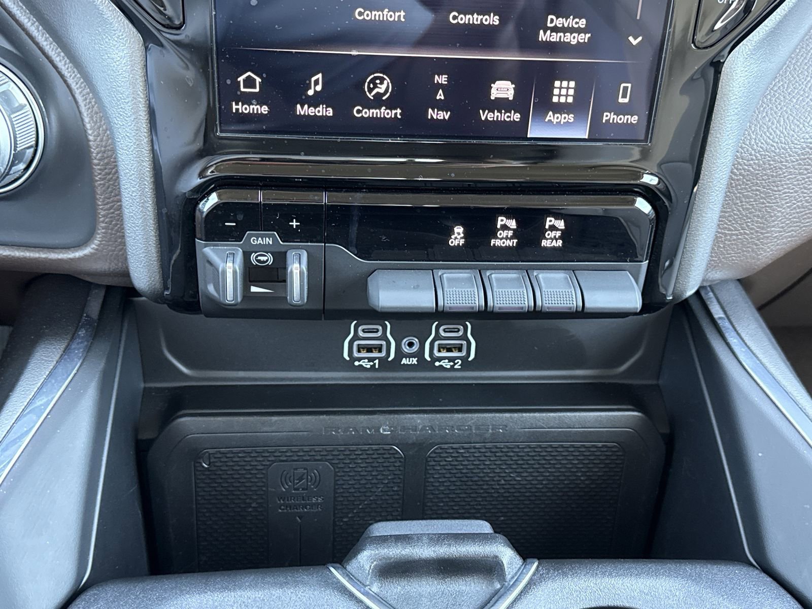 Used 2025 RAM 1500 Laramie image 21