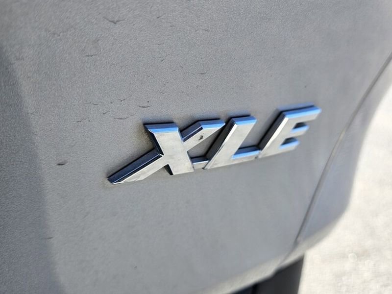 Used 2023 Toyota RAV4 XLE Premium image 14