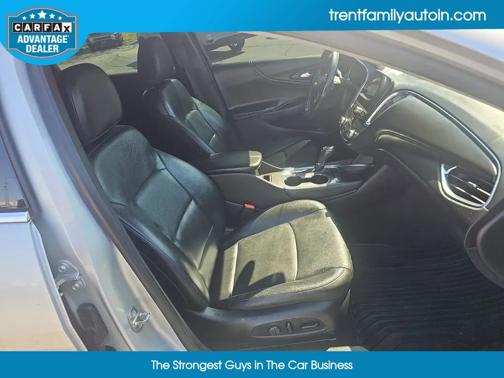 Used 2017 Chevrolet Malibu LT w/ Leather Package image 18