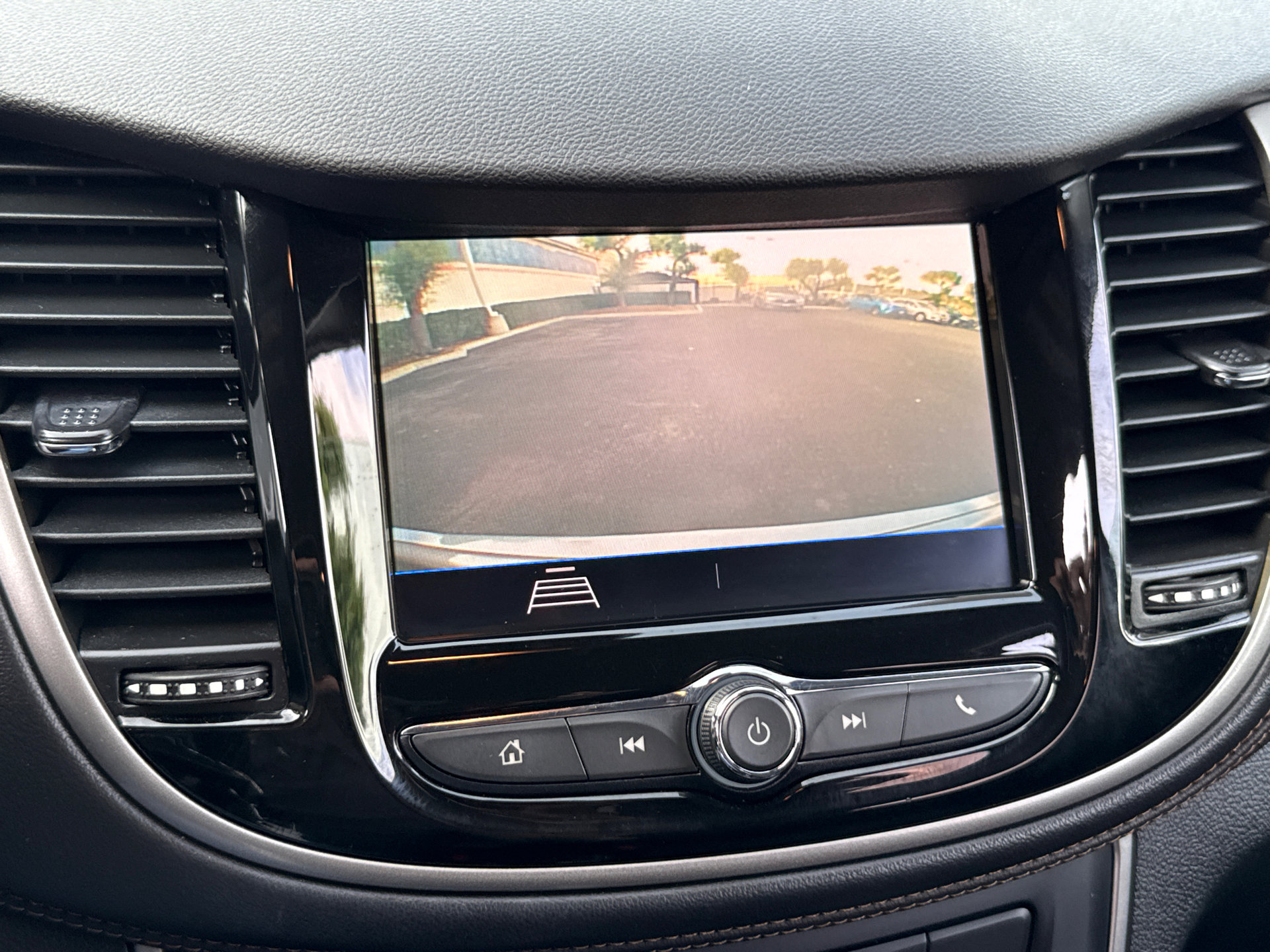 Used 2020 Chevrolet Trax LS FWD image 27