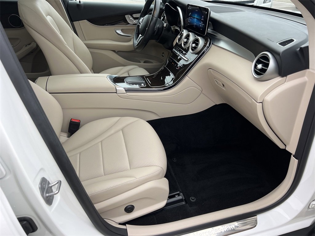 Used 2021 Mercedes-Benz GLC 300 image 11
