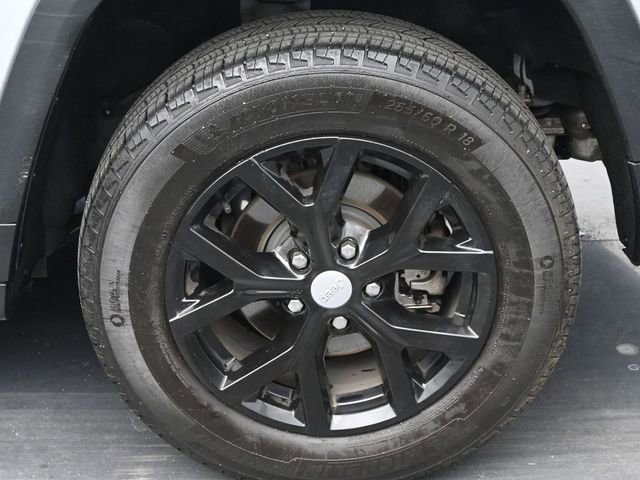 Used 2022 Jeep Grand Cherokee Limited image 38