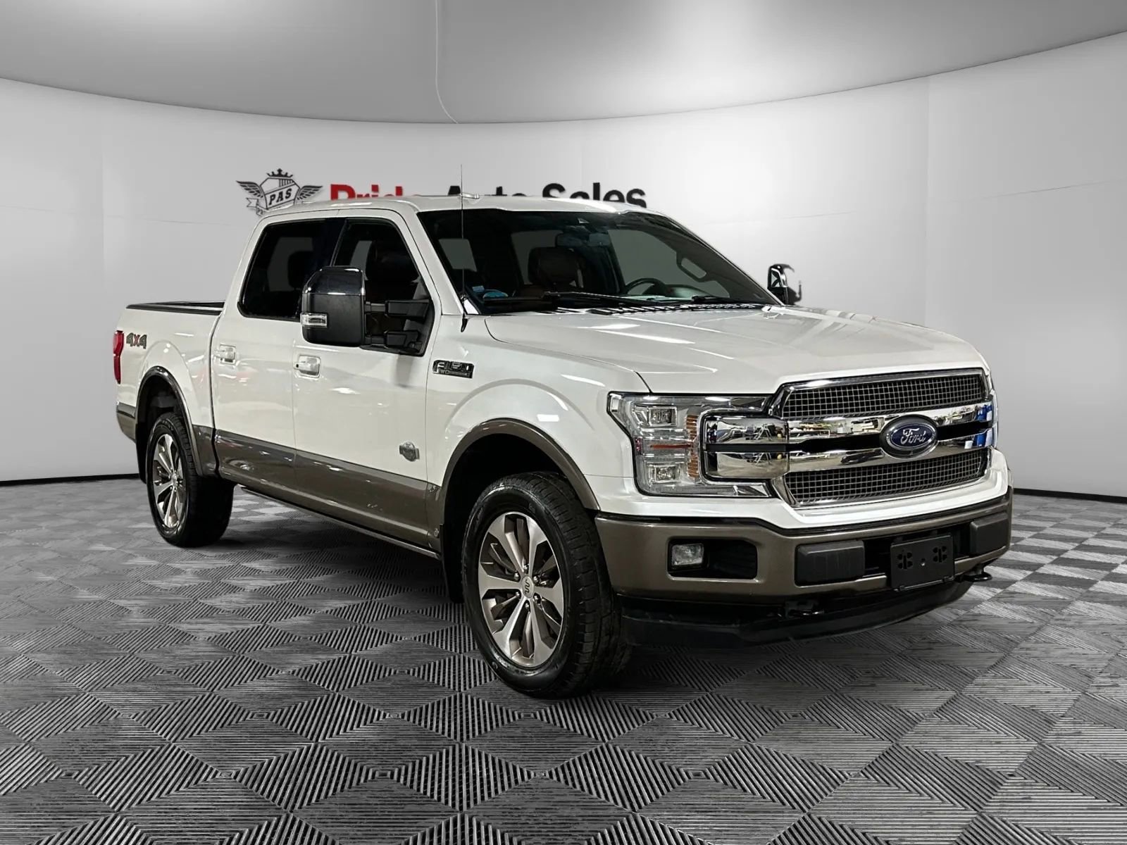 Used 2018 Ford F150 King Ranch w/ Equipment Group 601A Luxury AWD/4WD image 3