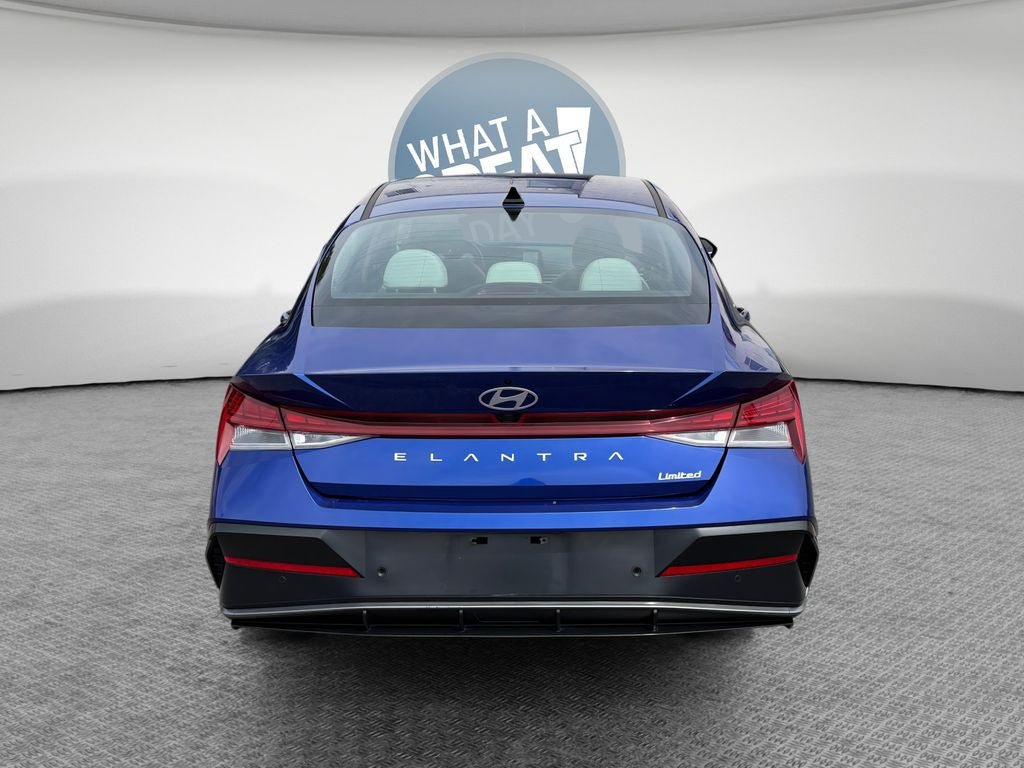 Used 2024 Hyundai Elantra Limited FWD image 5