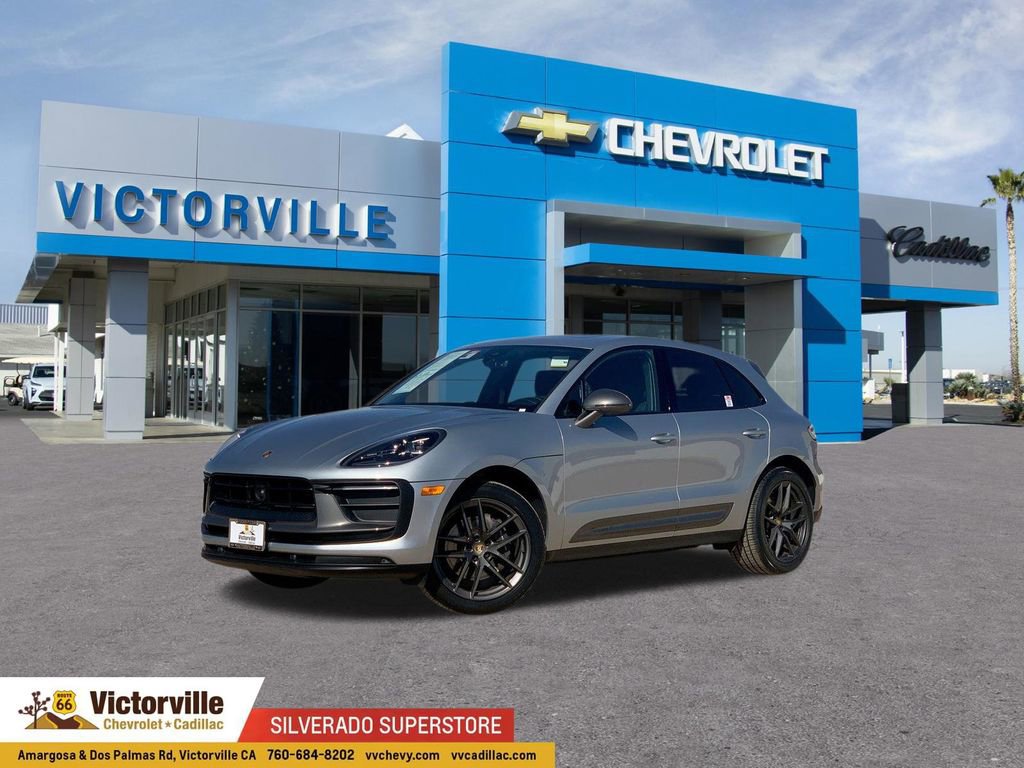 Used 2023 Porsche Macan Base image 1