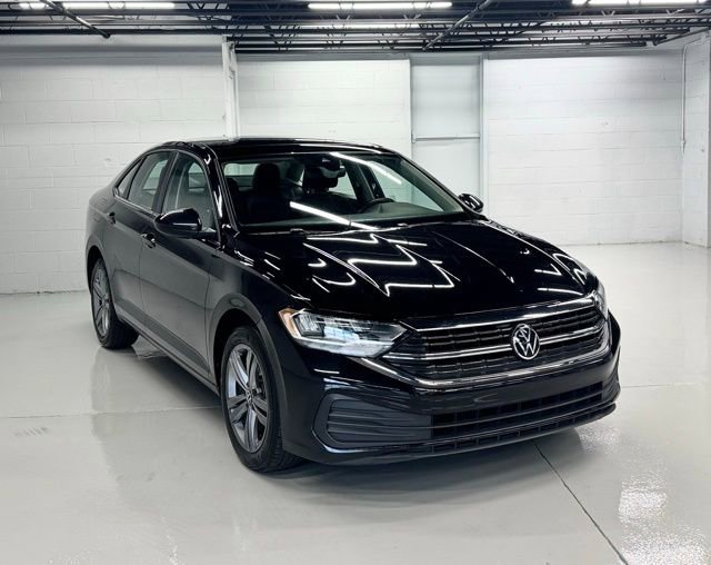 Used 2024 Volkswagen Jetta SE FWD image 5