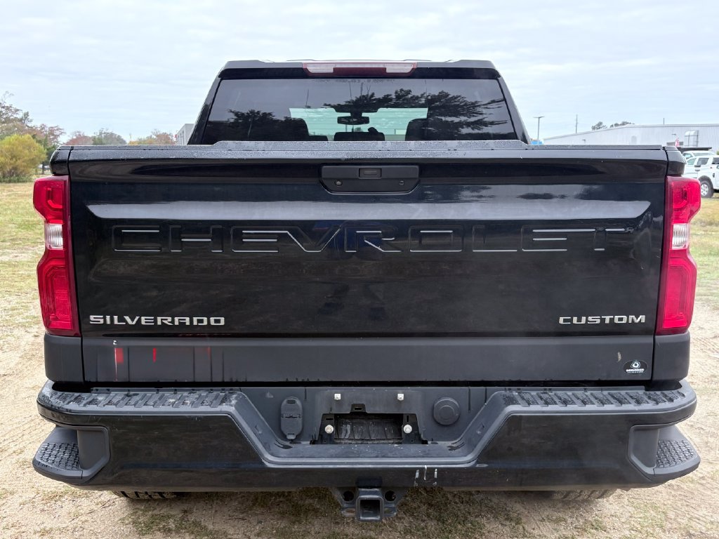 Used 2019 Chevrolet Silverado 1500 Custom w/ Custom Convenience Package AWD/4WD image 12