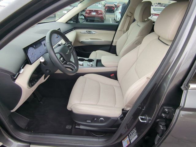 Used 2026 Genesis GV70 2.5T Select image 8
