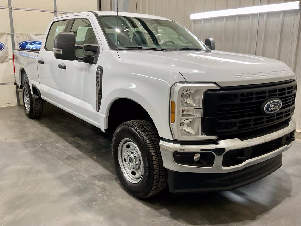 Used 2025 Ford F250 XL w/ FX4 Off-Road Package AWD/4WD image 2