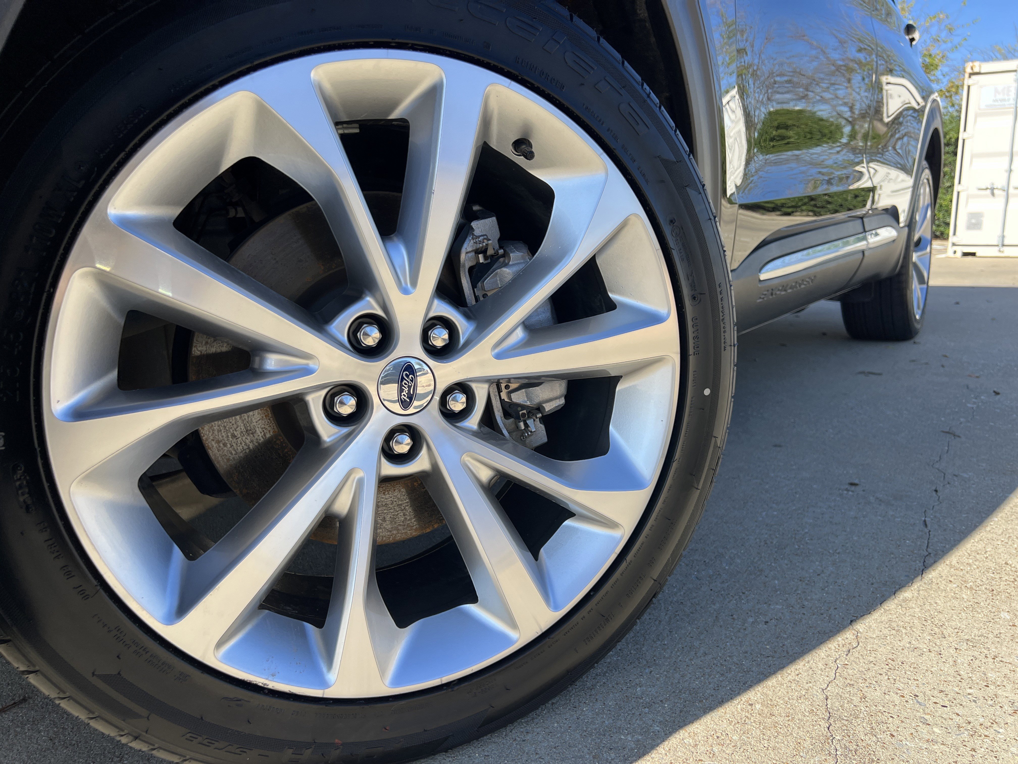 Used 2023 Ford Explorer Platinum w/ Technology Package image 16