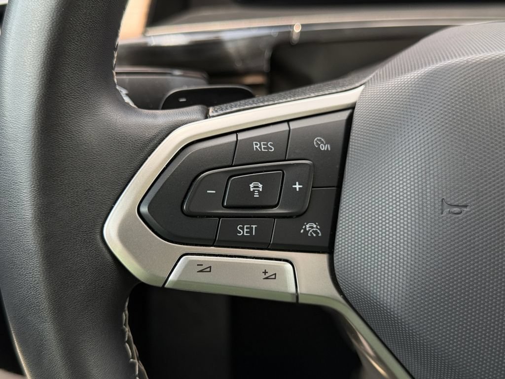 Used 2024 Volkswagen Atlas SEL AWD/4WD image 12