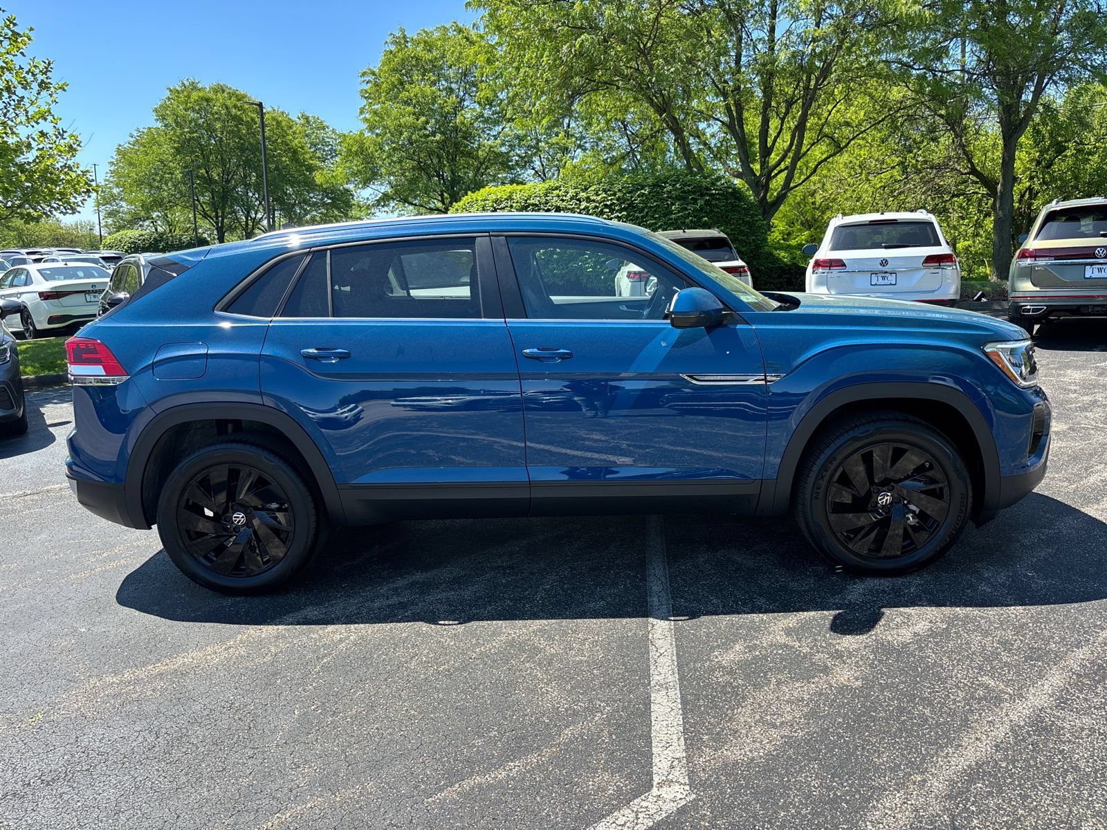 New 2026 Volkswagen Atlas Cross Sport SE AWD/4WD image 4