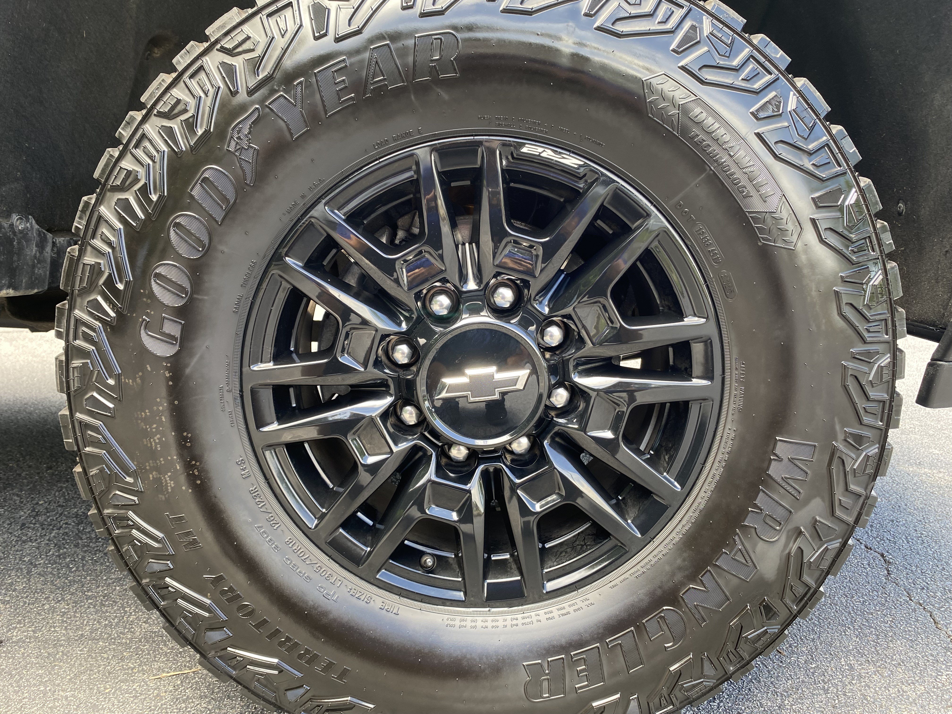 Used 2025 Chevrolet Silverado 2500 ZR2 w/ Technology Package AWD/4WD image 14