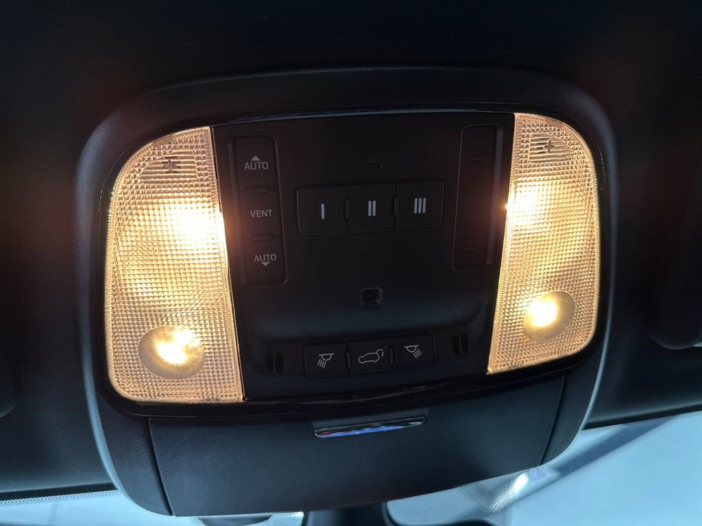 Used 2023 Dodge Durango GT AWD/4WD image 35