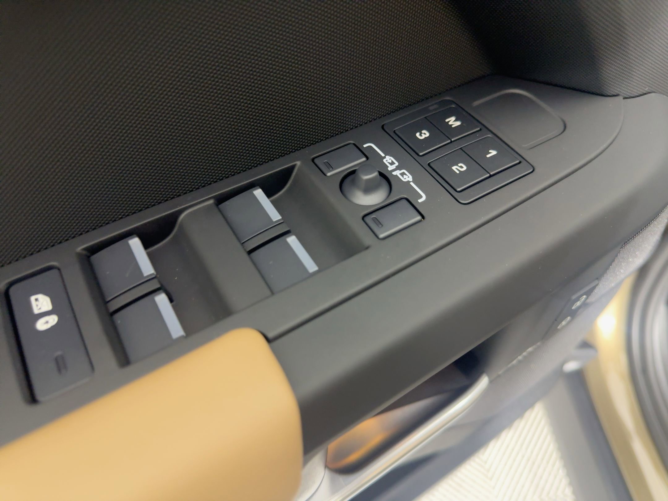 New 2026 Land Rover Defender 110 X-Dynamic SE image 14