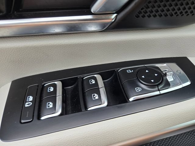 Used 2025 Kia Telluride EX w/ EX Captain's Chair Package FWD image 38