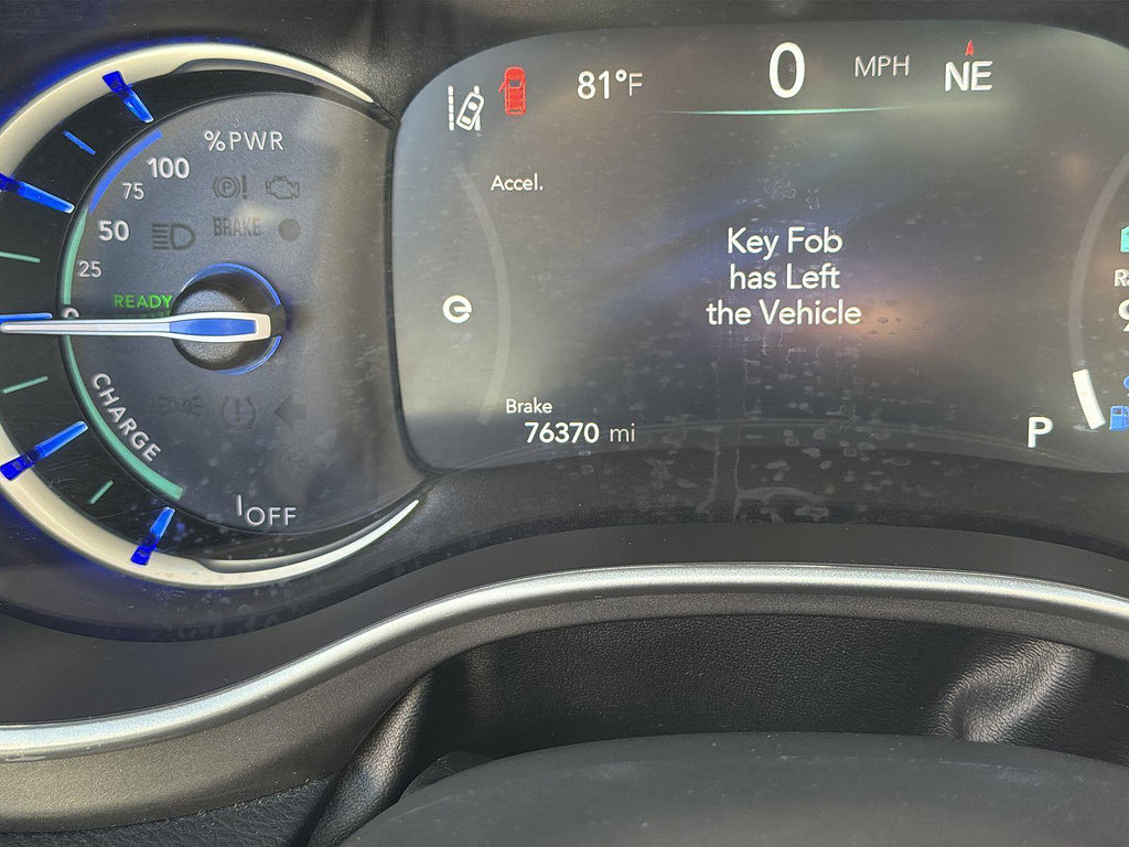 Used 2023 Chrysler Pacifica Touring-L FWD image 11