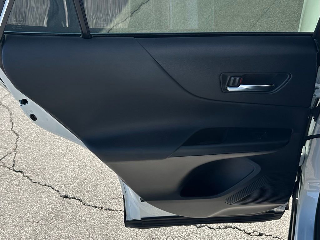 Used 2022 Toyota Venza XLE image 19