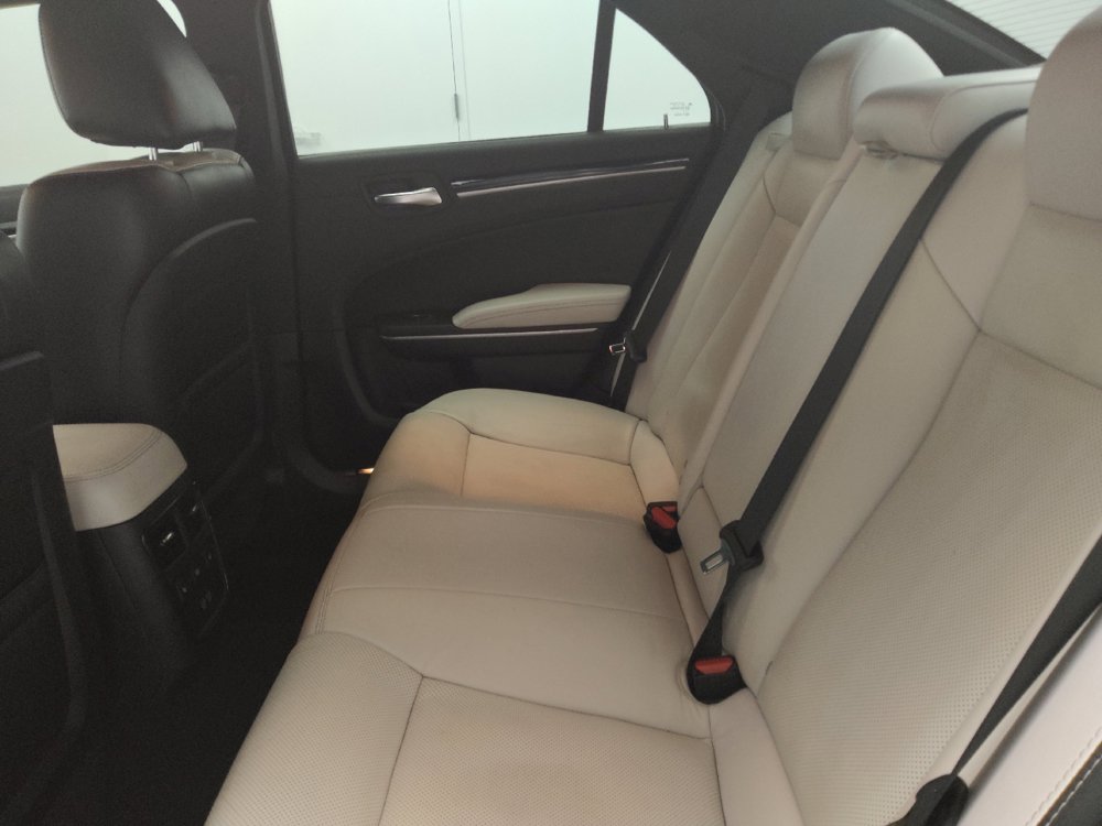 Used 2020 Chrysler 300 S w/ 300S Premium Group RWD image 18