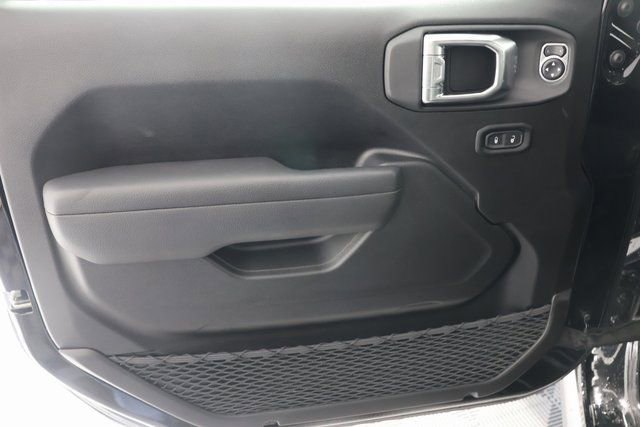 Used 2025 Jeep Wrangler Willys image 24