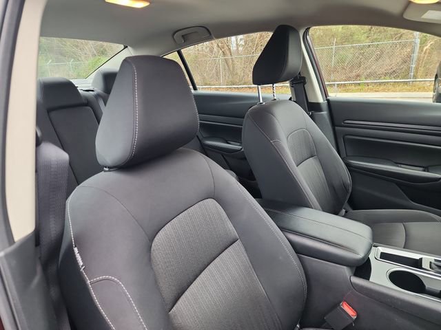 Used 2024 Nissan Altima 2.5 SV image 16