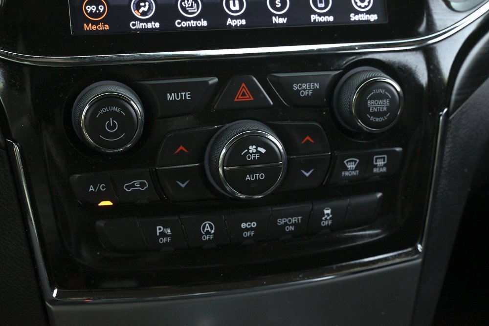 Used 2021 Jeep Grand Cherokee Laredo X image 31