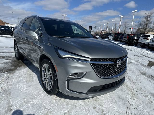 Used 2023 Buick Enclave Avenir w/ Avenir Technology Package image 12