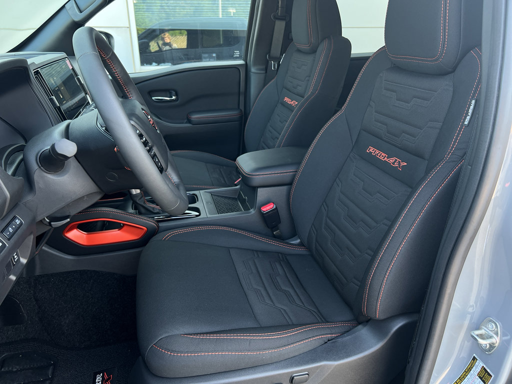 New 2025 Nissan Frontier PRO-4X w/ Pro Convenience Package image 12
