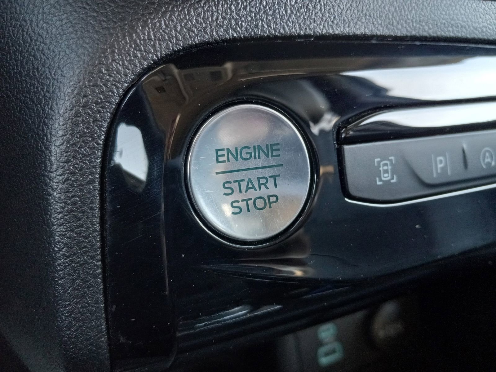 Used 2023 Ford Escape Platinum image 22