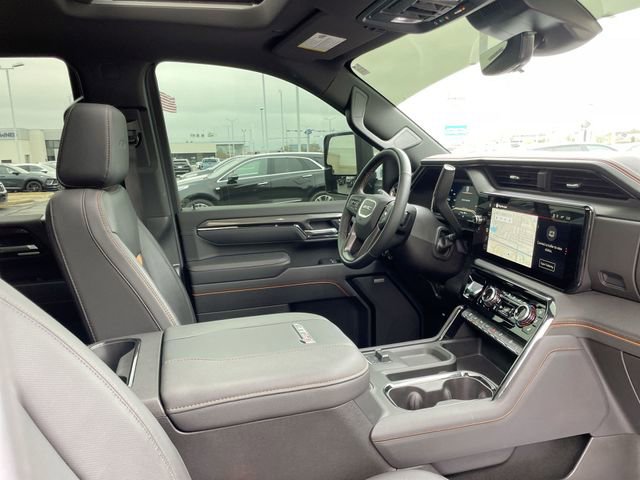 Used 2025 GMC Sierra 2500 AT4 w/ AT4 Premium Plus Package AWD/4WD image 18