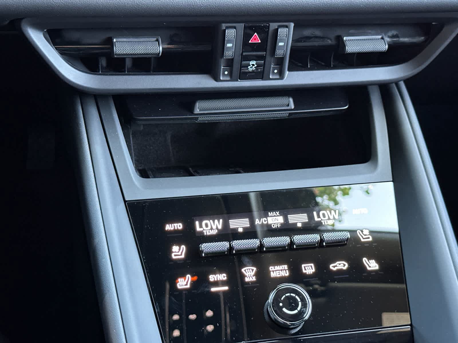 New 2026 Porsche Macan 4 Electric AWD/4WD image 24