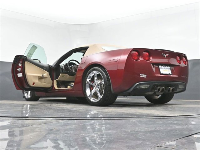 Used 2005 Chevrolet Corvette Convertible w/ Preferred Equipment Group image 39