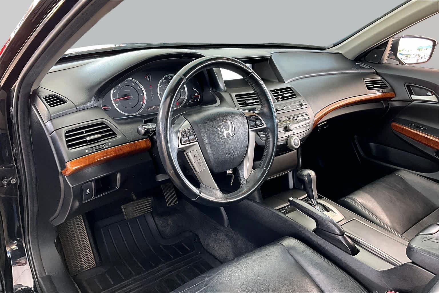 Used 2011 Honda Accord EX-L image 16