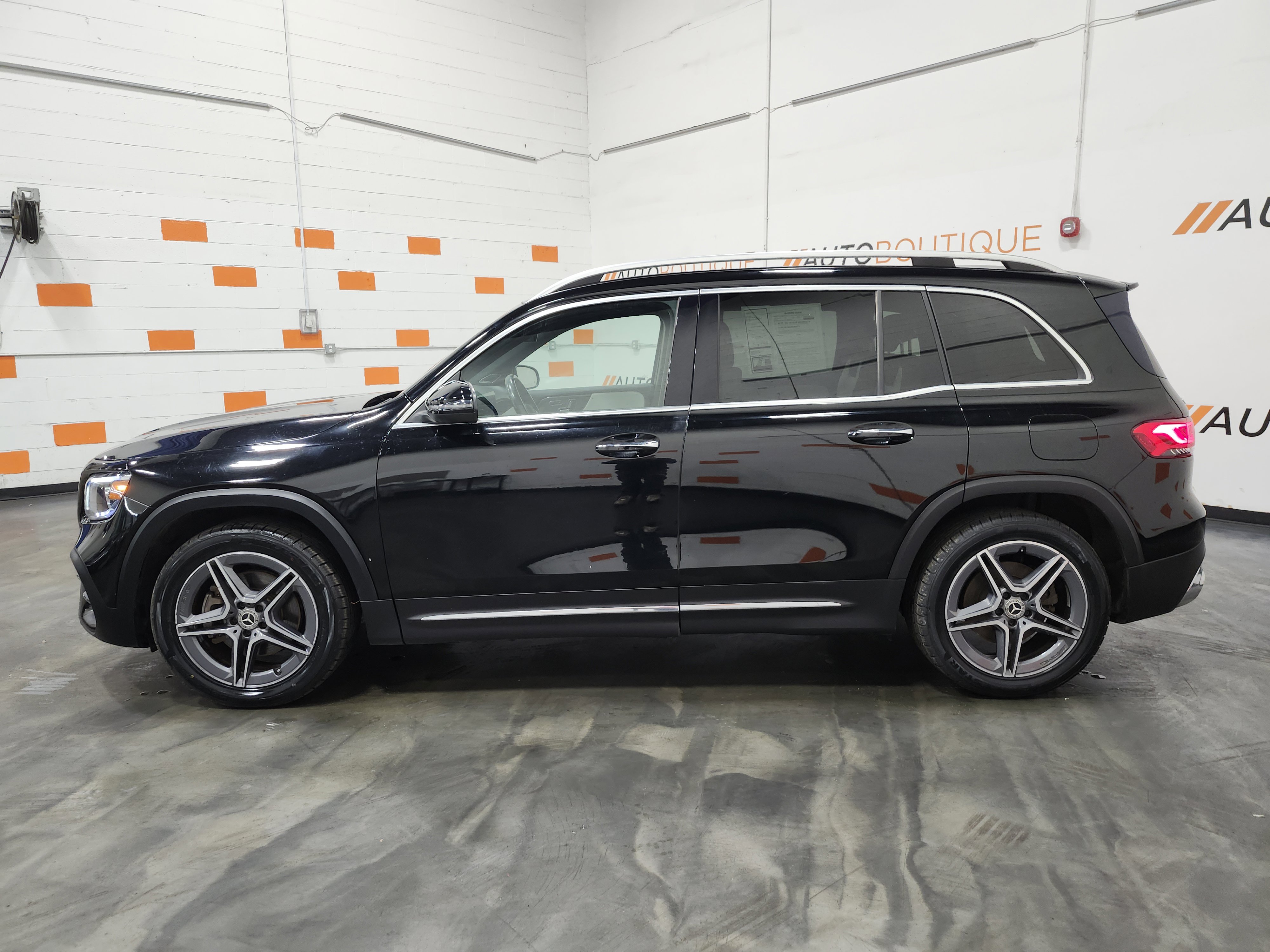 Used 2021 Mercedes-Benz GLB 250 4MATIC image 15