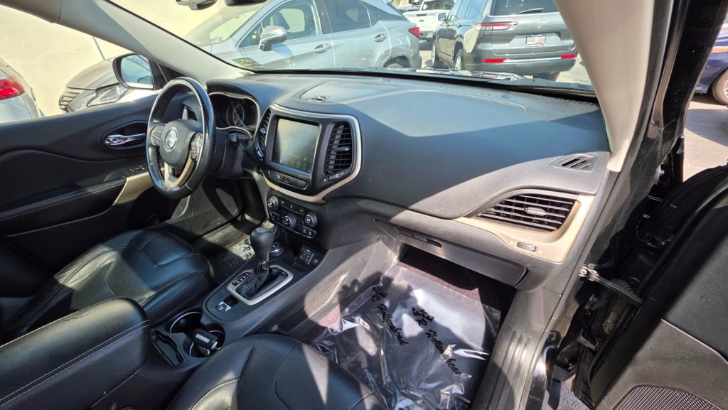 Used 2018 Jeep Cherokee Limited image 41