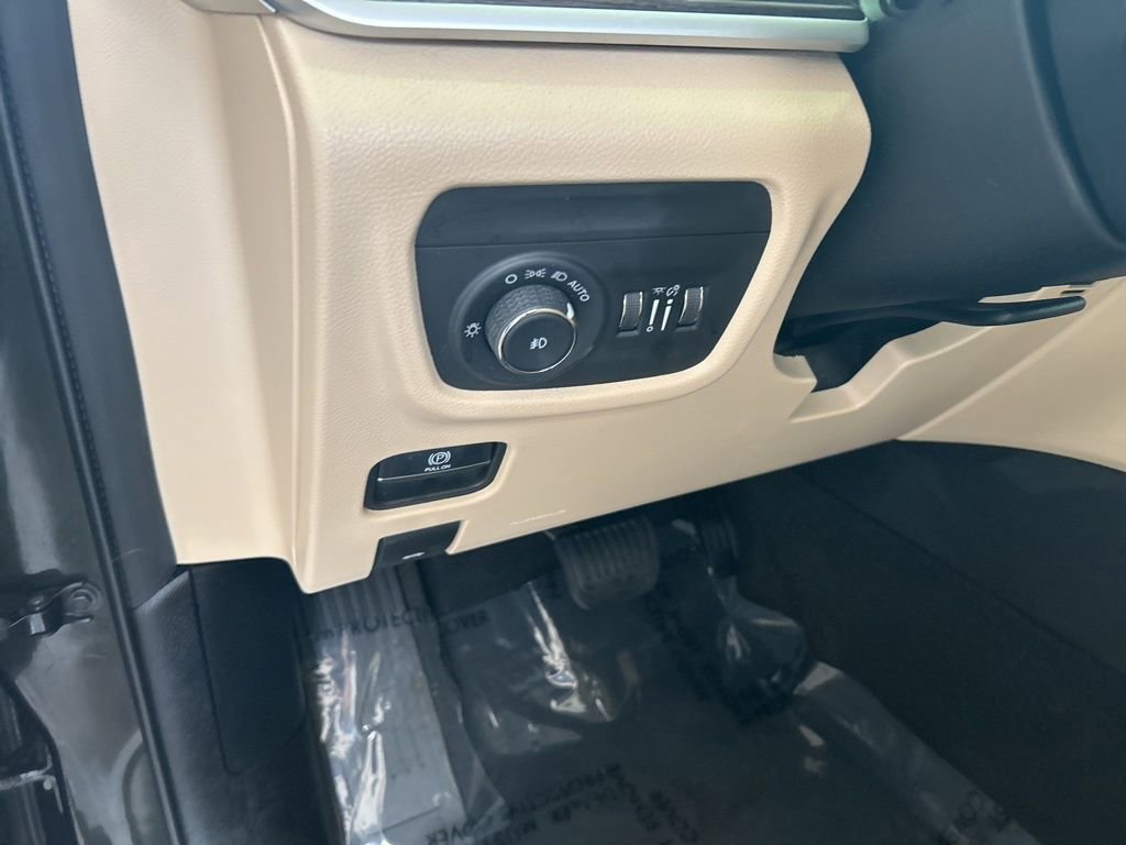 Used 2022 Jeep Grand Cherokee L Limited image 42